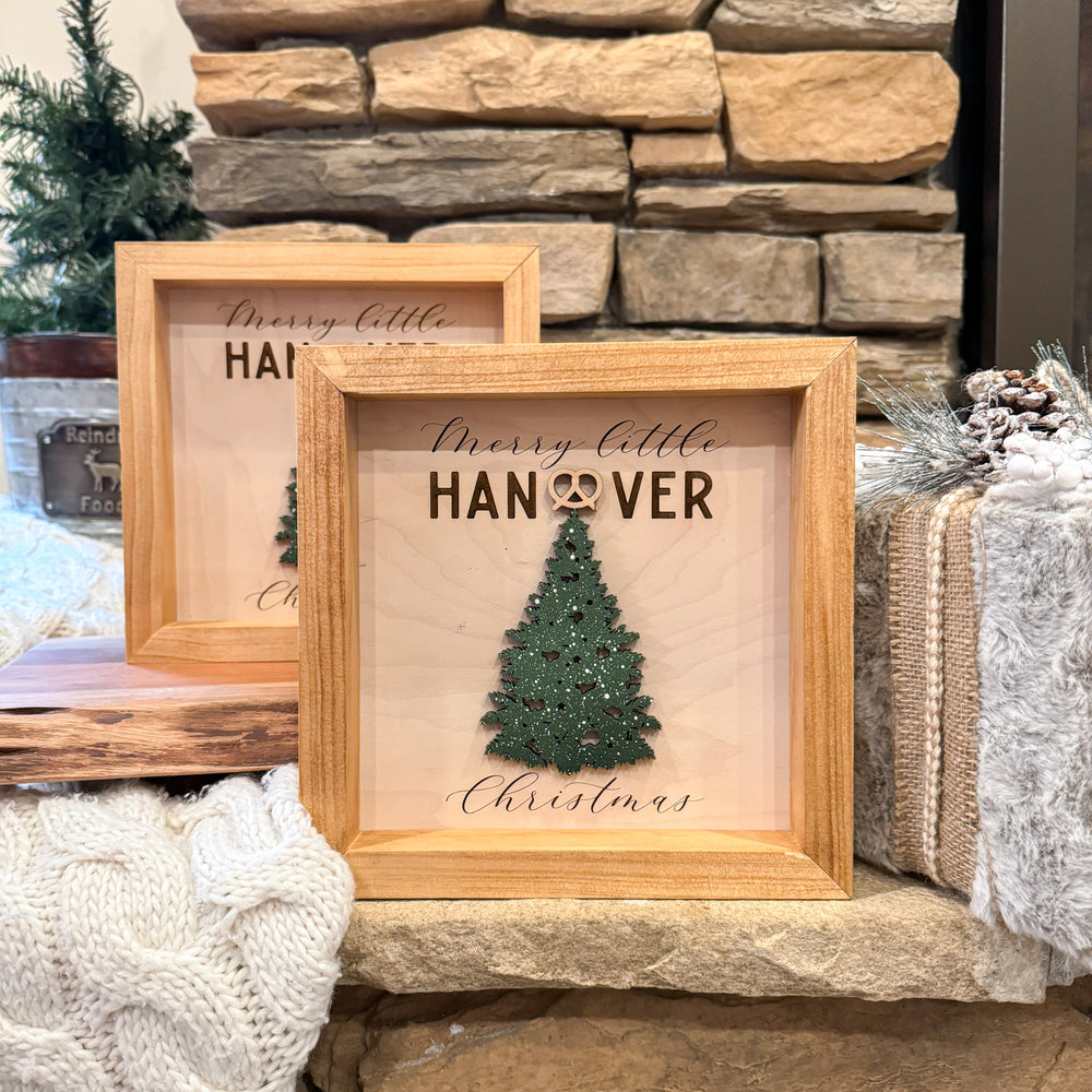 Hometown holidays Hanover Christmas Tree with Pretzel Topper Sign