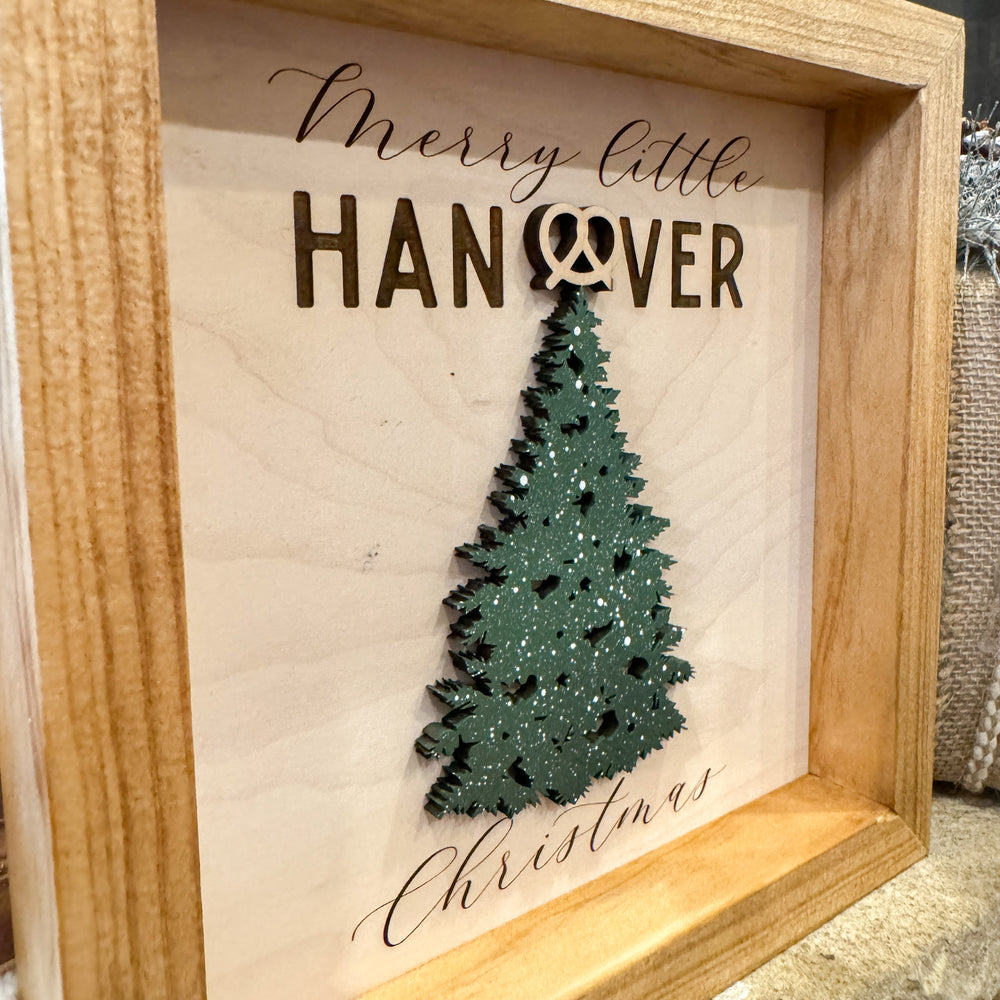 Hometown holidays Hanover Christmas Tree with Pretzel Topper Sign